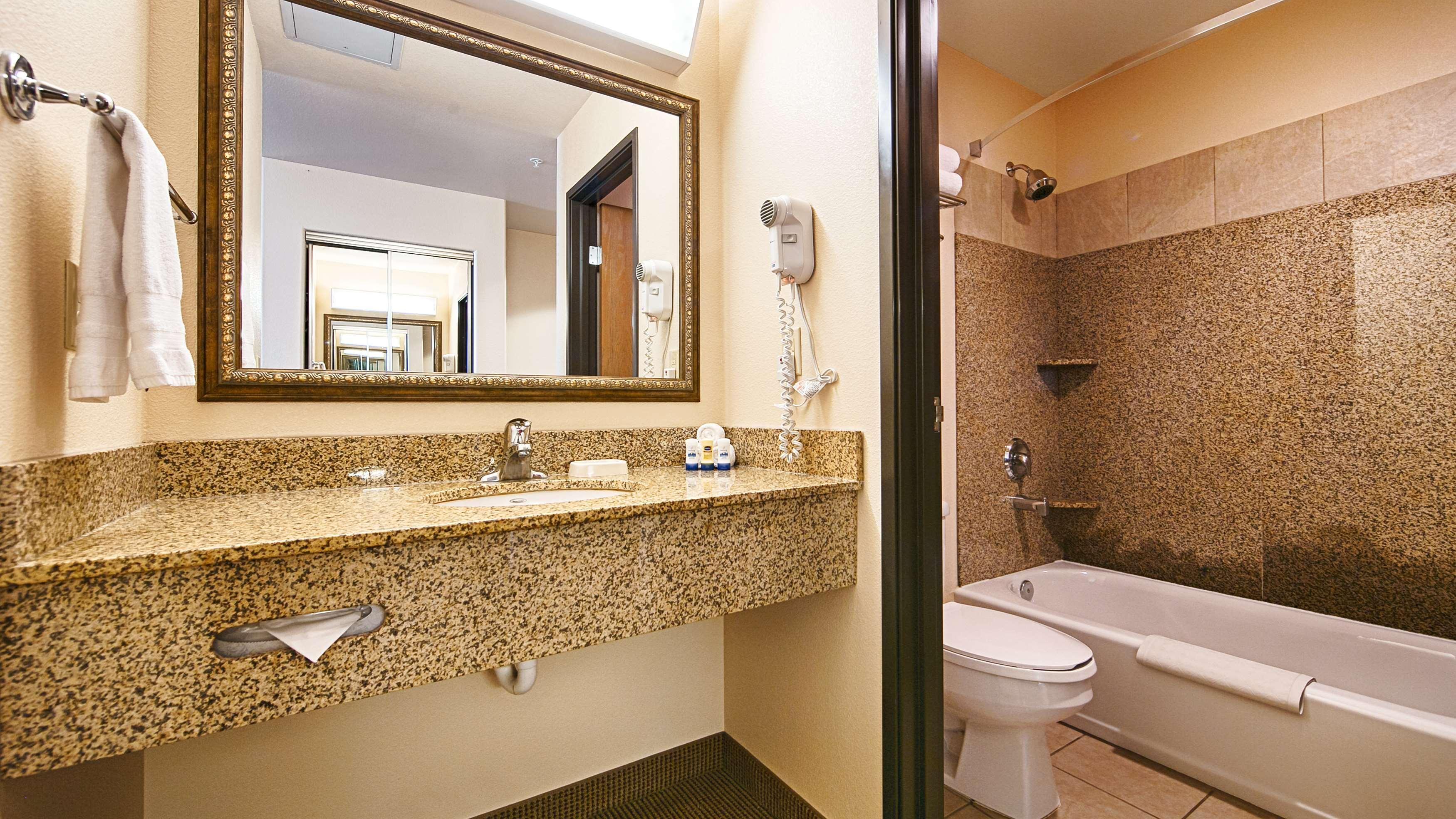 Best Western Territorial Inn And Suites Bloomfield Экстерьер фото
