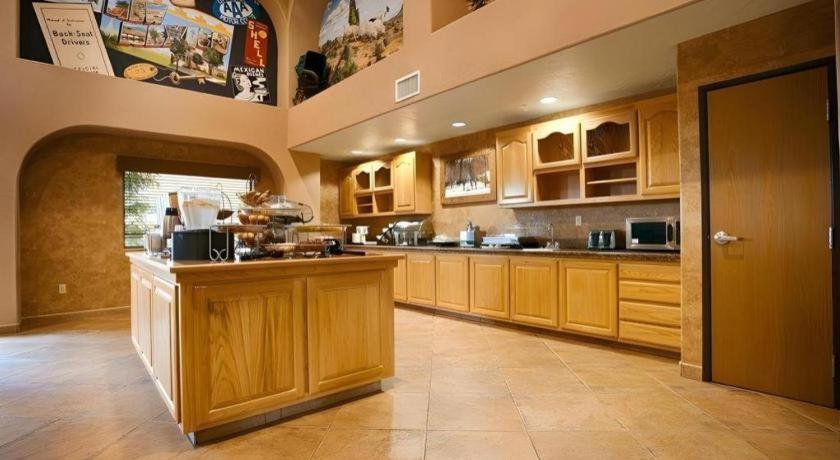 Best Western Territorial Inn And Suites Bloomfield Экстерьер фото